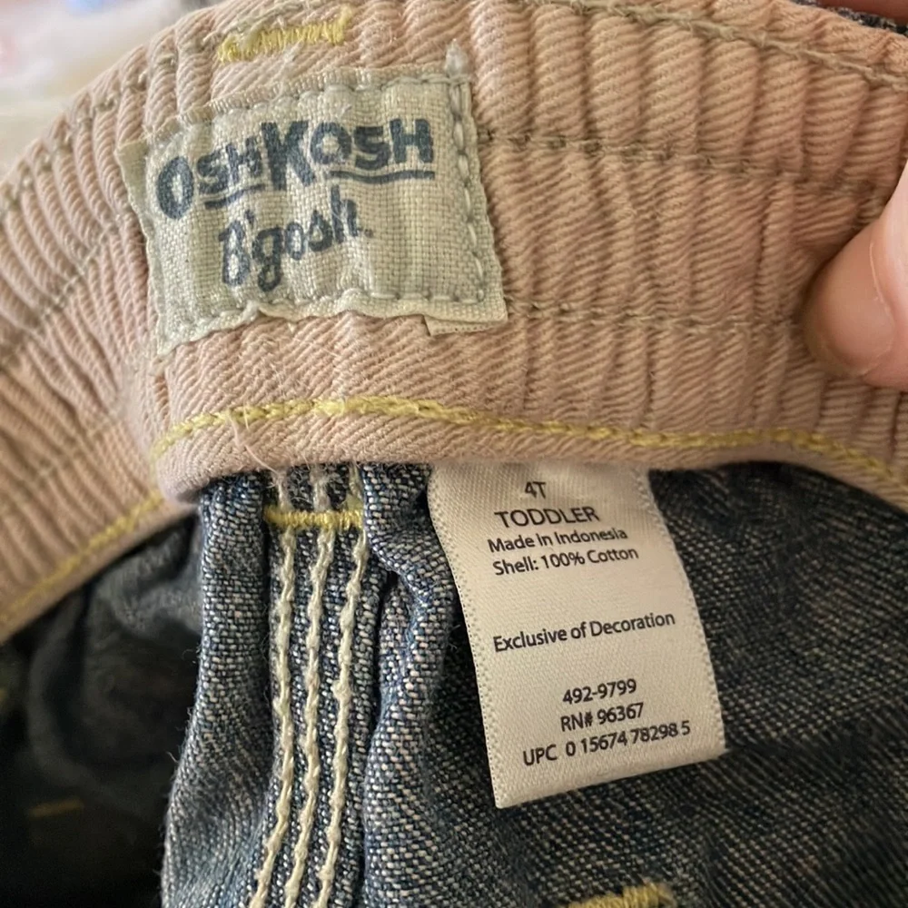 FINAL MARKDOWN Oshkosh b’gosh toddler jeans 4t